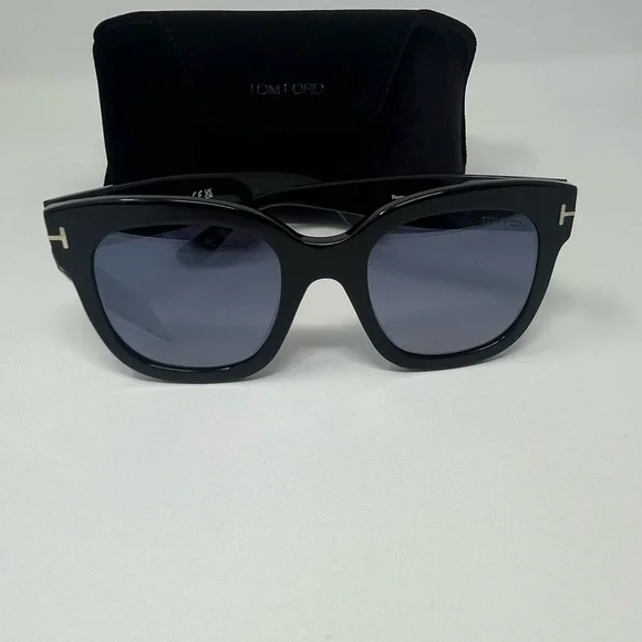 ❗️SOLD❗️TOM FORD Beatrix 52mm Shiny Black Sunglasses ~ Authentic Brand New - Picture 7 of 13